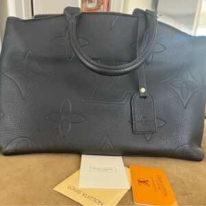 Premium luxury Textured generic 
Louis Vuitton Black Leather Bag